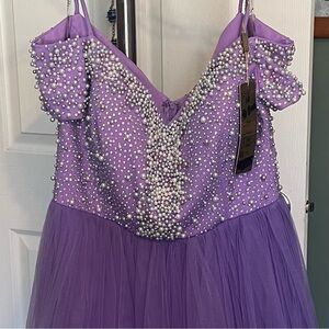 NWT’s ODRELLA SZ 10 PROM, Formal purple long dress pearl sequin elegant